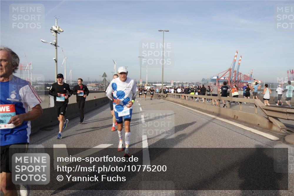 03.10.2026 - Köhlbrandbrückenlauf Yannick Fuchs http://msf.ph/oto/10775200 03.10.2026 09:40:21 Position 2 222, 2199 meine-sportfotos.de
