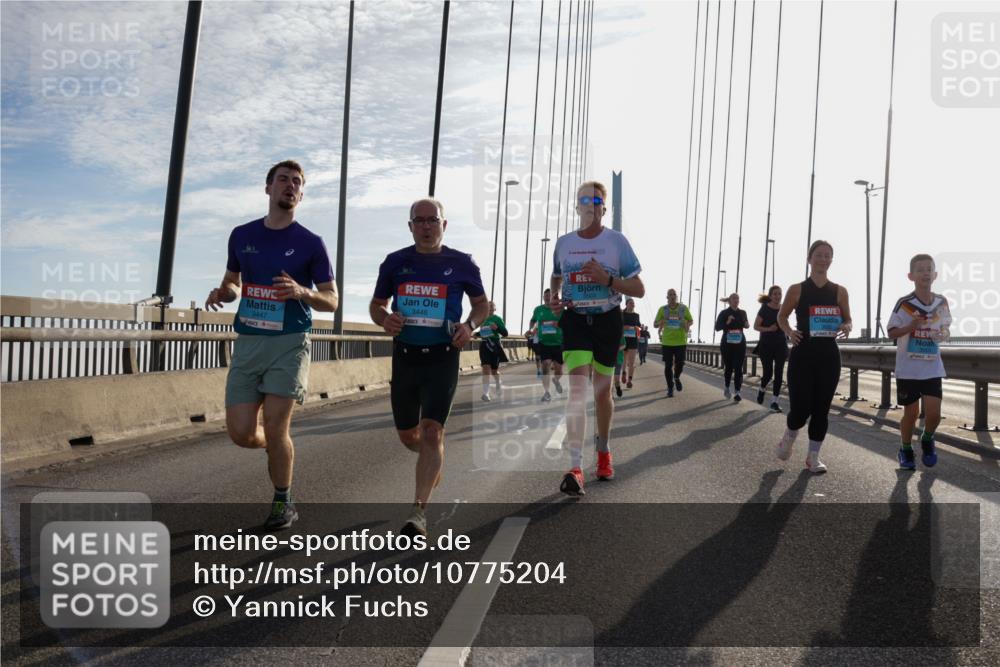03.10.2026 - Köhlbrandbrückenlauf Yannick Fuchs http://msf.ph/oto/10775204 03.10.2026 09:34:38 Position 1 3447, 3446 meine-sportfotos.de