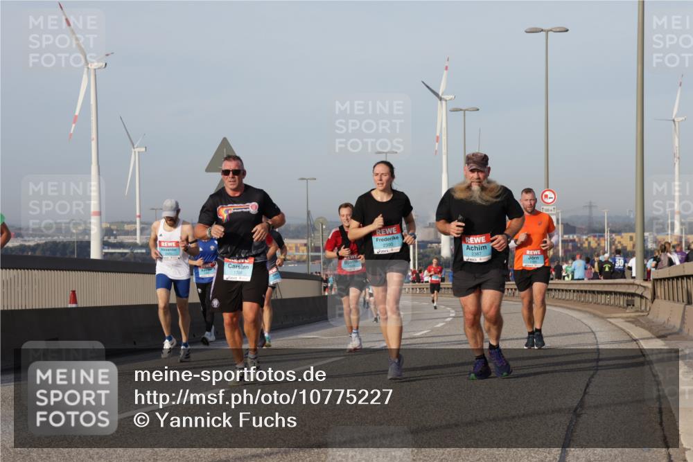 03.10.2026 - Köhlbrandbrückenlauf Yannick Fuchs http://msf.ph/oto/10775227 03.10.2026 09:40:27 Position 2 1786, 2390, 2387, 1500 meine-sportfotos.de