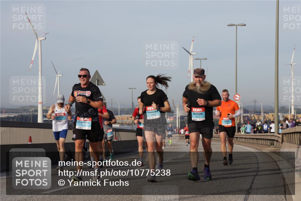 03.10.2026 - Köhlbrandbrückenlauf Yannick Fuchs http://msf.ph/oto/10775238 03.10.2026 09:40:28 Position 2 1786, 2390, 2387, 1 meine-sportfotos.de