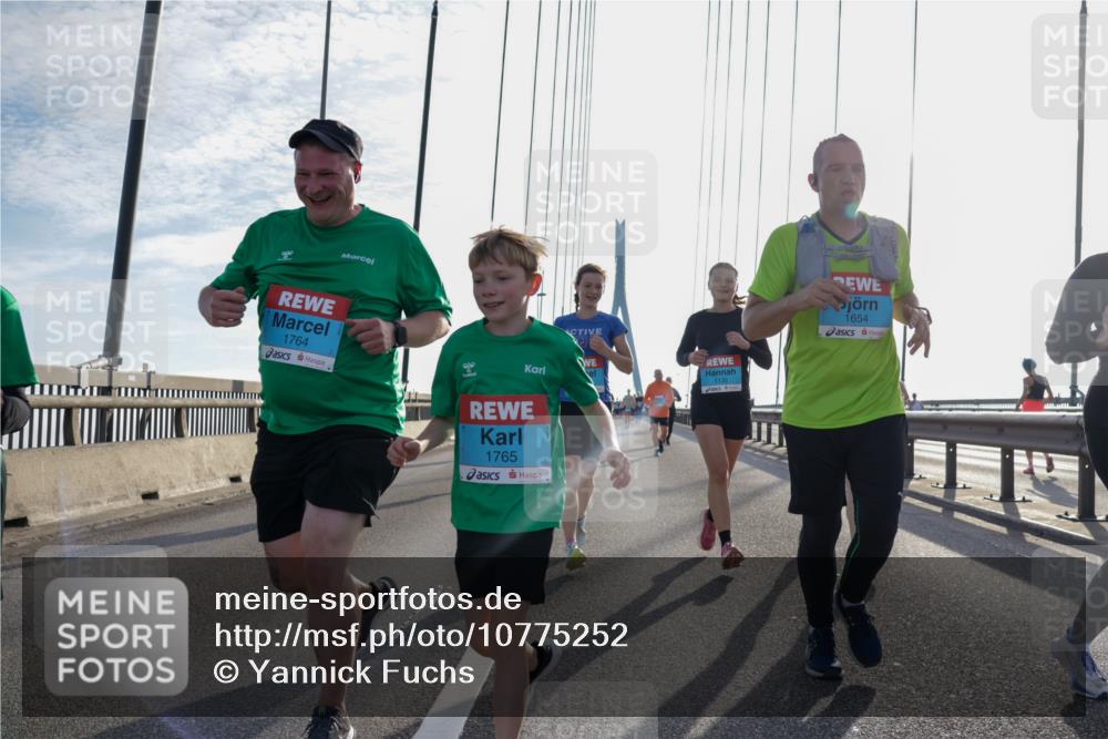 03.10.2026 - Köhlbrandbrückenlauf Yannick Fuchs http://msf.ph/oto/10775252 03.10.2026 09:34:42 Position 1 1764, 1765, 1654 meine-sportfotos.de