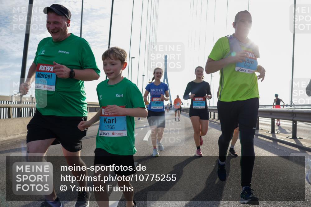 03.10.2026 - Köhlbrandbrückenlauf Yannick Fuchs http://msf.ph/oto/10775255 03.10.2026 09:34:42 Position 1 9, 1764, 1765, 1137, 1135, 1654 meine-sportfotos.de
