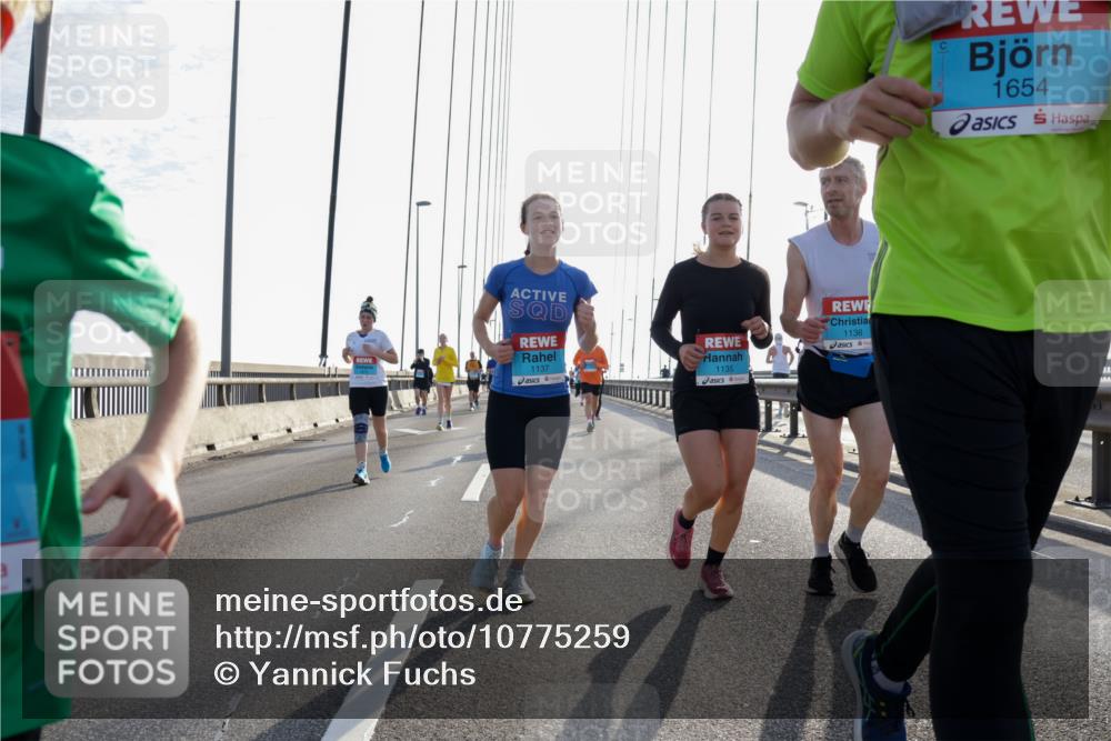 03.10.2026 - Köhlbrandbrückenlauf Yannick Fuchs http://msf.ph/oto/10775259 03.10.2026 09:34:43 Position 1 1137, 1135, 1136, 1654 meine-sportfotos.de