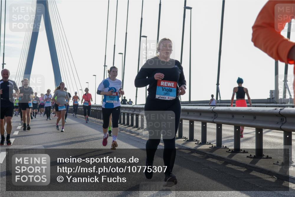 03.10.2026 - Köhlbrandbrückenlauf Yannick Fuchs http://msf.ph/oto/10775307 03.10.2026 09:34:47 Position 1 3069 meine-sportfotos.de