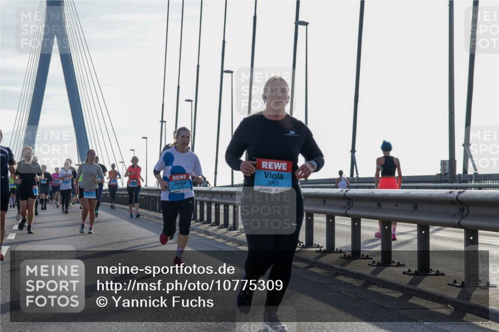03.10.2026 - Köhlbrandbrückenlauf Yannick Fuchs http://msf.ph/oto/10775309 03.10.2026 09:34:47 Position 1 3069 meine-sportfotos.de
