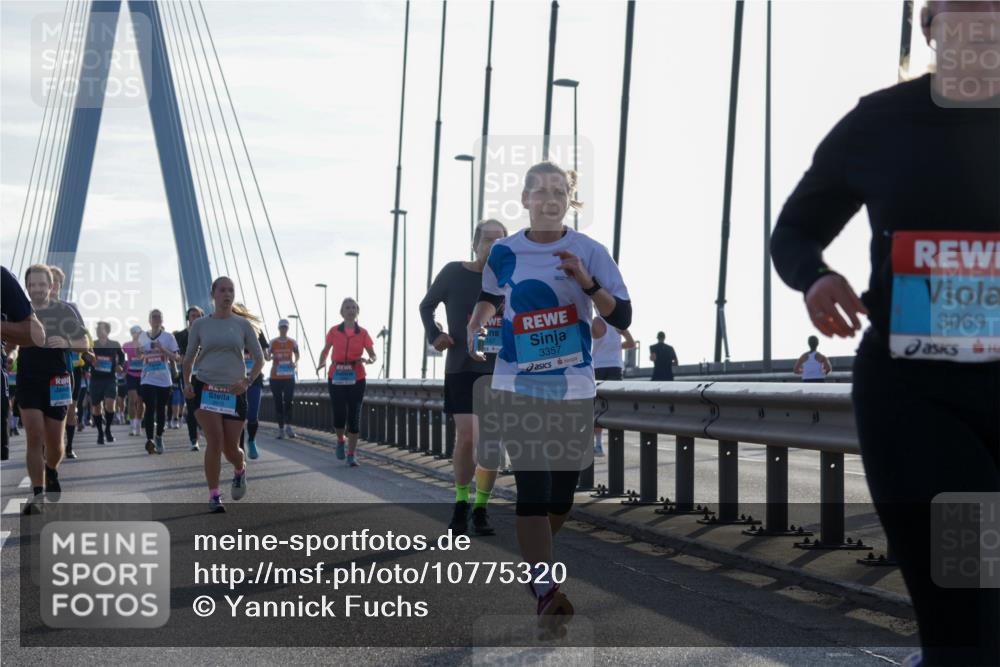 03.10.2026 - Köhlbrandbrückenlauf Yannick Fuchs http://msf.ph/oto/10775320 03.10.2026 09:34:48 Position 1 3357, 3069 meine-sportfotos.de