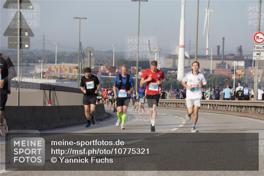 03.10.2026 - Köhlbrandbrückenlauf Yannick Fuchs http://msf.ph/oto/10775321 03.10.2026 09:40:37 Position 2 21, 1500, 30 meine-sportfotos.de