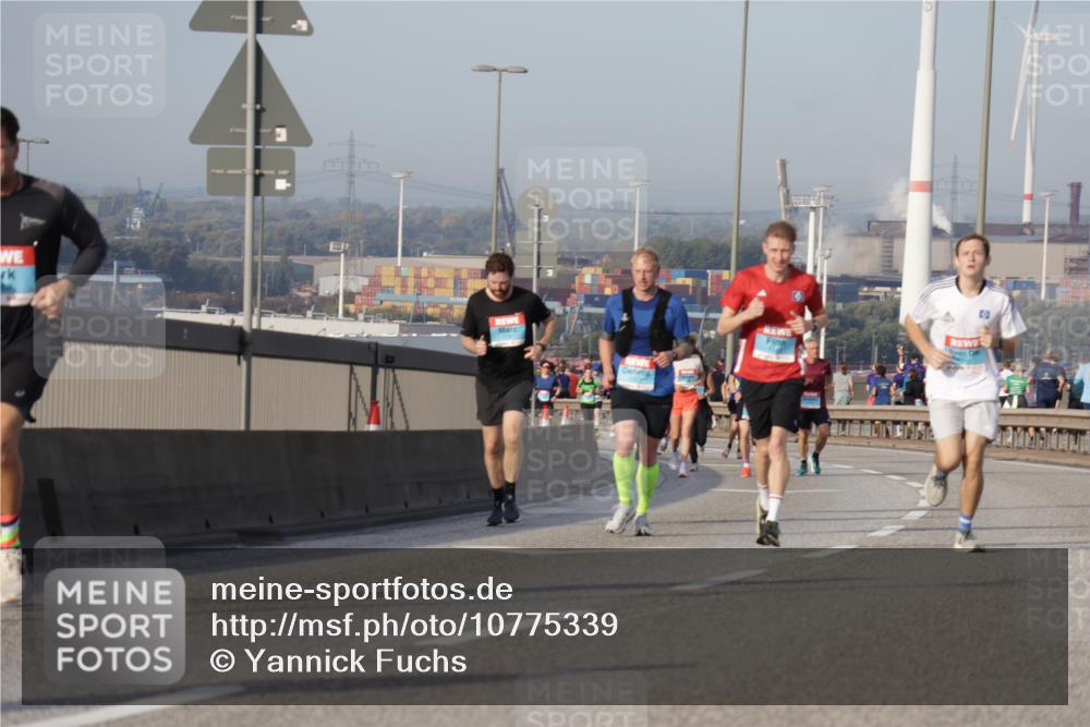 03.10.2026 - Köhlbrandbrückenlauf Yannick Fuchs http://msf.ph/oto/10775339 03.10.2026 09:40:37 Position 2  meine-sportfotos.de