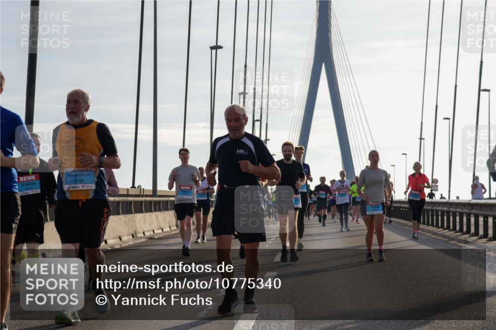 03.10.2026 - Köhlbrandbrückenlauf Yannick Fuchs http://msf.ph/oto/10775340 03.10.2026 09:34:50 Position 1 2360, 2765 meine-sportfotos.de