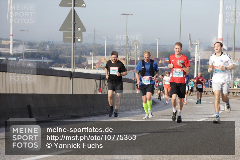03.10.2026 - Köhlbrandbrückenlauf Yannick Fuchs http://msf.ph/oto/10775353 03.10.2026 09:40:39 Position 2 1640, 1641 meine-sportfotos.de