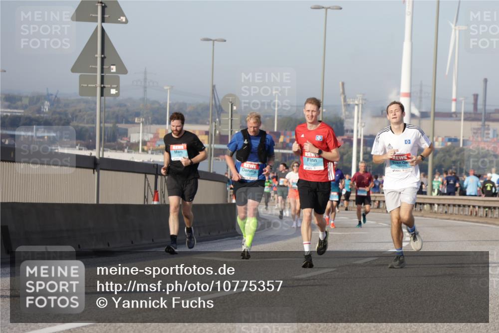03.10.2026 - Köhlbrandbrückenlauf Yannick Fuchs http://msf.ph/oto/10775357 03.10.2026 09:40:39 Position 2 1641 meine-sportfotos.de