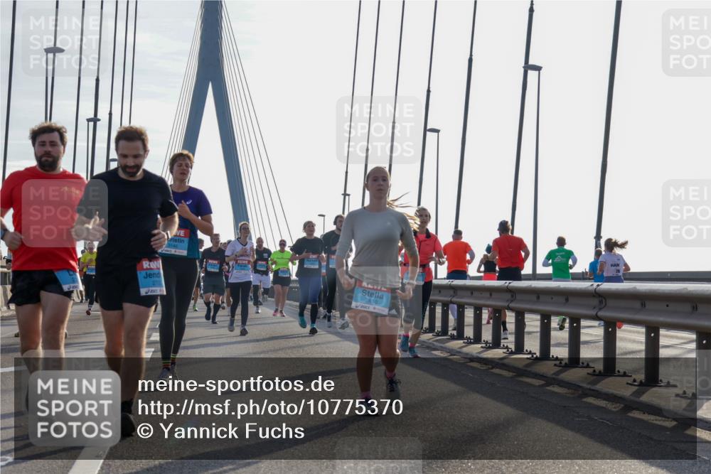 03.10.2026 - Köhlbrandbrückenlauf Yannick Fuchs http://msf.ph/oto/10775370 03.10.2026 09:34:53 Position 1 3140, 2610 meine-sportfotos.de
