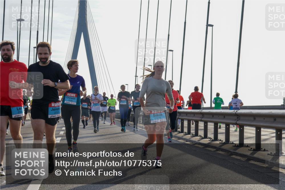 03.10.2026 - Köhlbrandbrückenlauf Yannick Fuchs http://msf.ph/oto/10775375 03.10.2026 09:34:53 Position 1 2331, 2753, 3140, 2610 meine-sportfotos.de