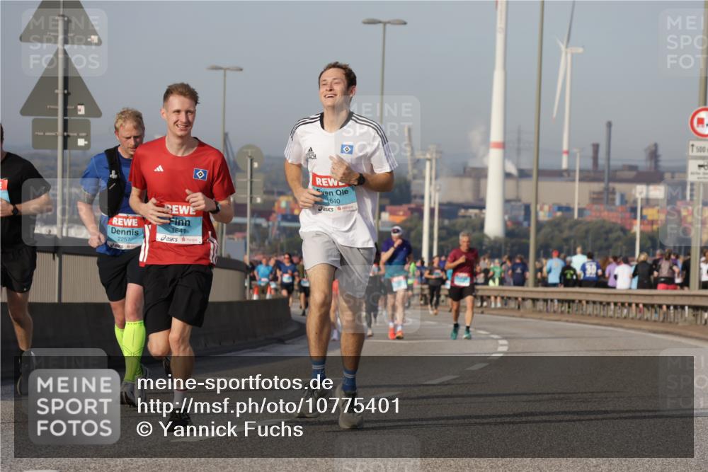 03.10.2026 - Köhlbrandbrückenlauf Yannick Fuchs http://msf.ph/oto/10775401 03.10.2026 09:40:41 Position 2 2257, 1641, 1640, 500 meine-sportfotos.de