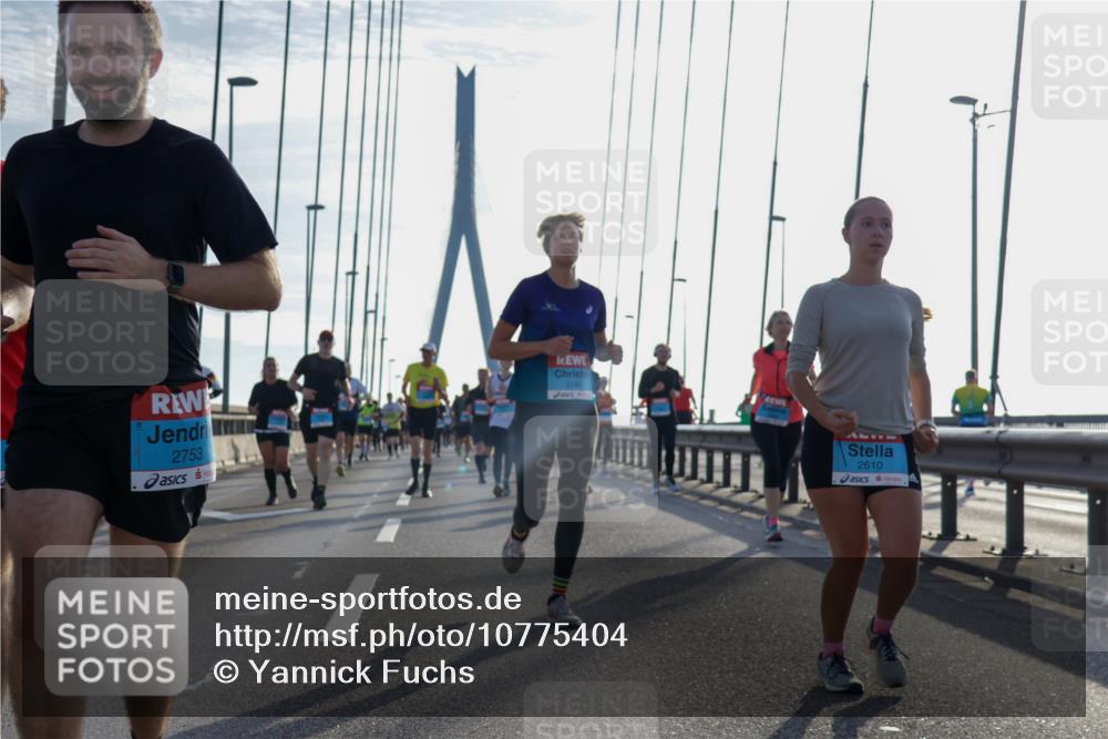 03.10.2026 - Köhlbrandbrückenlauf Yannick Fuchs http://msf.ph/oto/10775404 03.10.2026 09:34:55 Position 1 2753, 2610 meine-sportfotos.de