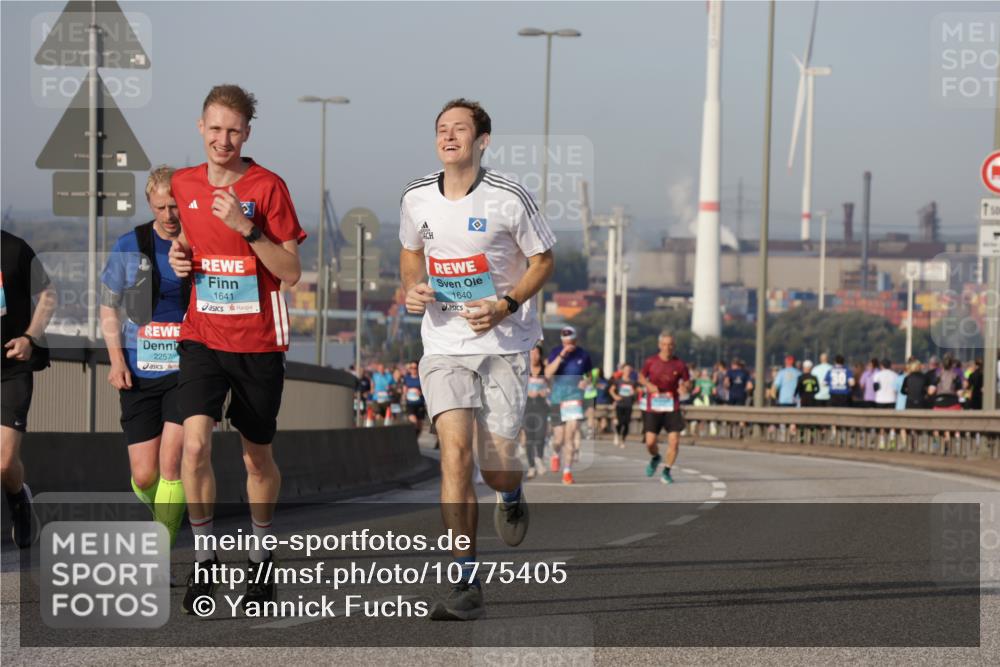 03.10.2026 - Köhlbrandbrückenlauf Yannick Fuchs http://msf.ph/oto/10775405 03.10.2026 09:40:42 Position 2 2, 2257, 1641, 1640 meine-sportfotos.de
