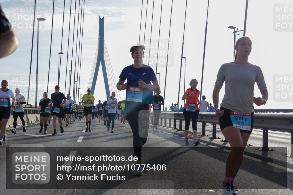 03.10.2026 - Köhlbrandbrückenlauf Yannick Fuchs http://msf.ph/oto/10775406 03.10.2026 09:34:56 Position 1 3140, 2610 meine-sportfotos.de
