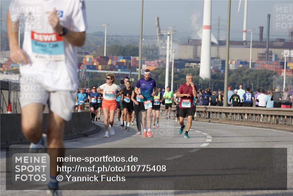 03.10.2026 - Köhlbrandbrückenlauf Yannick Fuchs http://msf.ph/oto/10775408 03.10.2026 09:40:43 Position 2 30 meine-sportfotos.de