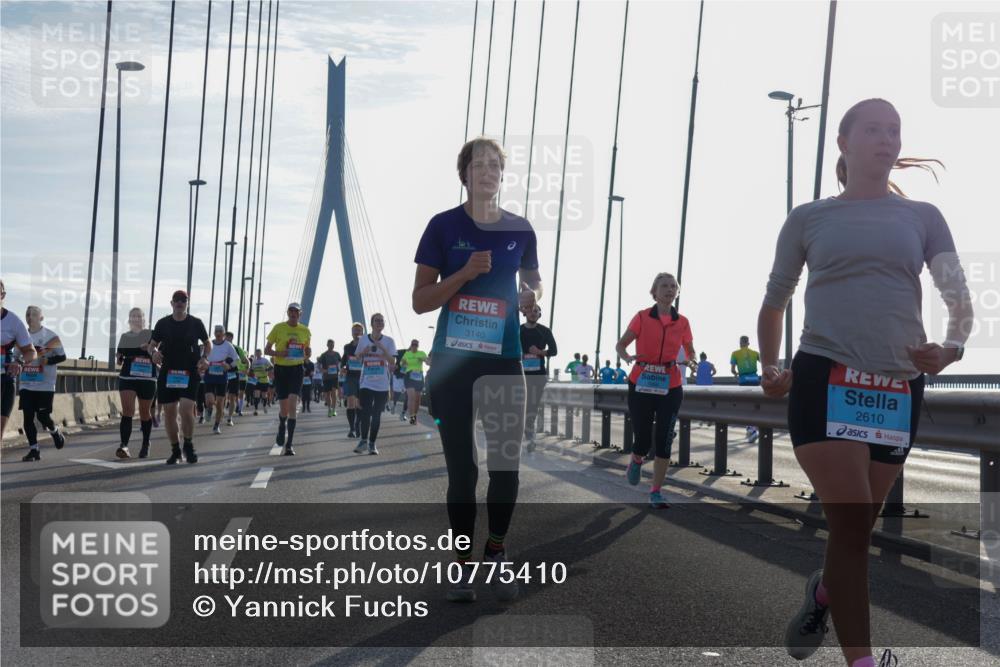 03.10.2026 - Köhlbrandbrückenlauf Yannick Fuchs http://msf.ph/oto/10775410 03.10.2026 09:34:56 Position 1 3140, 0, 2610 meine-sportfotos.de