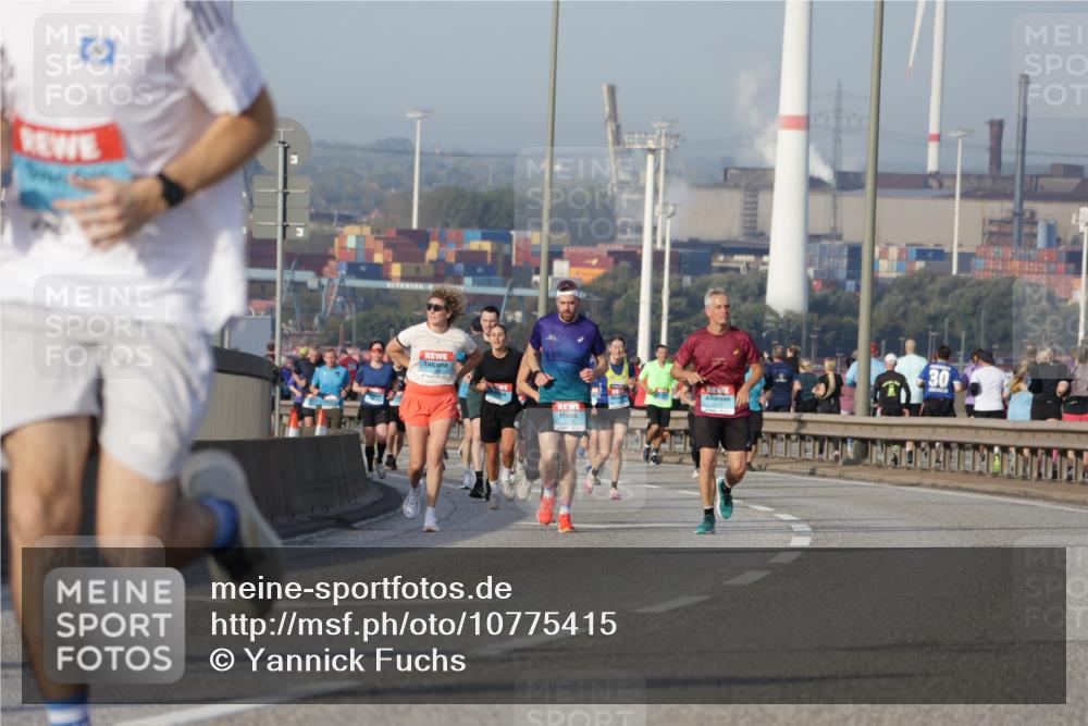 03.10.2026 - Köhlbrandbrückenlauf Yannick Fuchs http://msf.ph/oto/10775415 03.10.2026 09:40:43 Position 2 30 meine-sportfotos.de