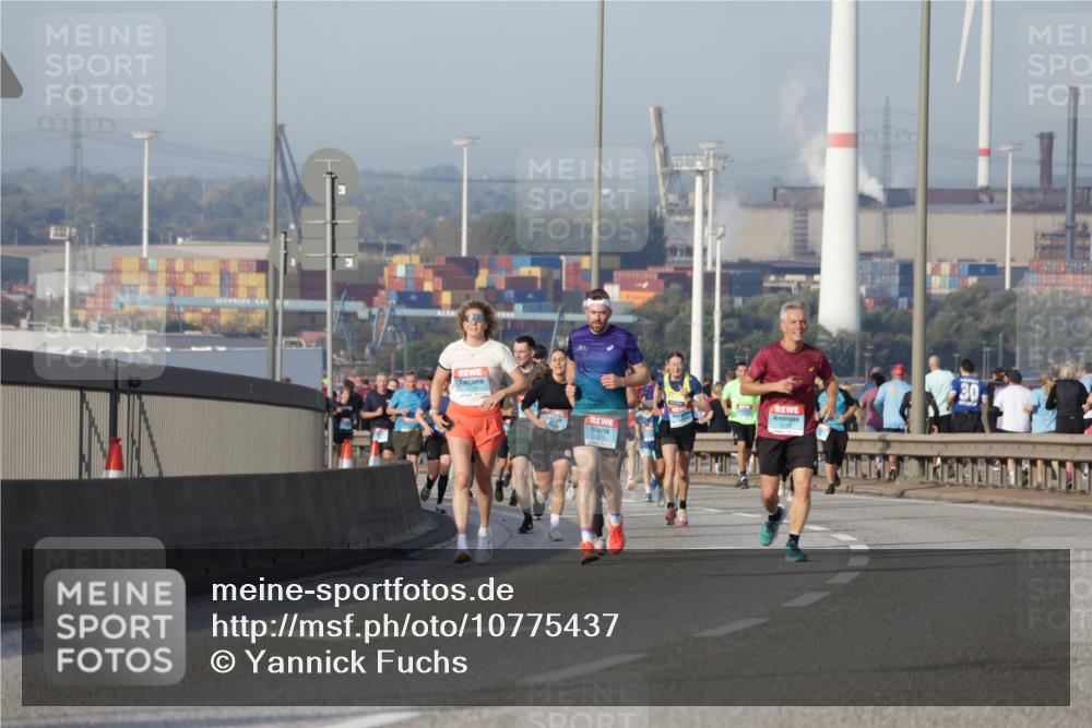 03.10.2026 - Köhlbrandbrückenlauf Yannick Fuchs http://msf.ph/oto/10775437 03.10.2026 09:40:44 Position 2 30 meine-sportfotos.de