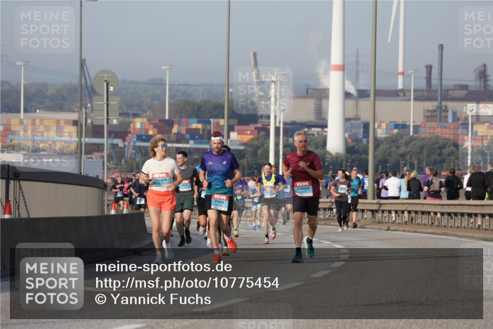 03.10.2026 - Köhlbrandbrückenlauf Yannick Fuchs http://msf.ph/oto/10775454 03.10.2026 09:40:46 Position 2 2270 meine-sportfotos.de