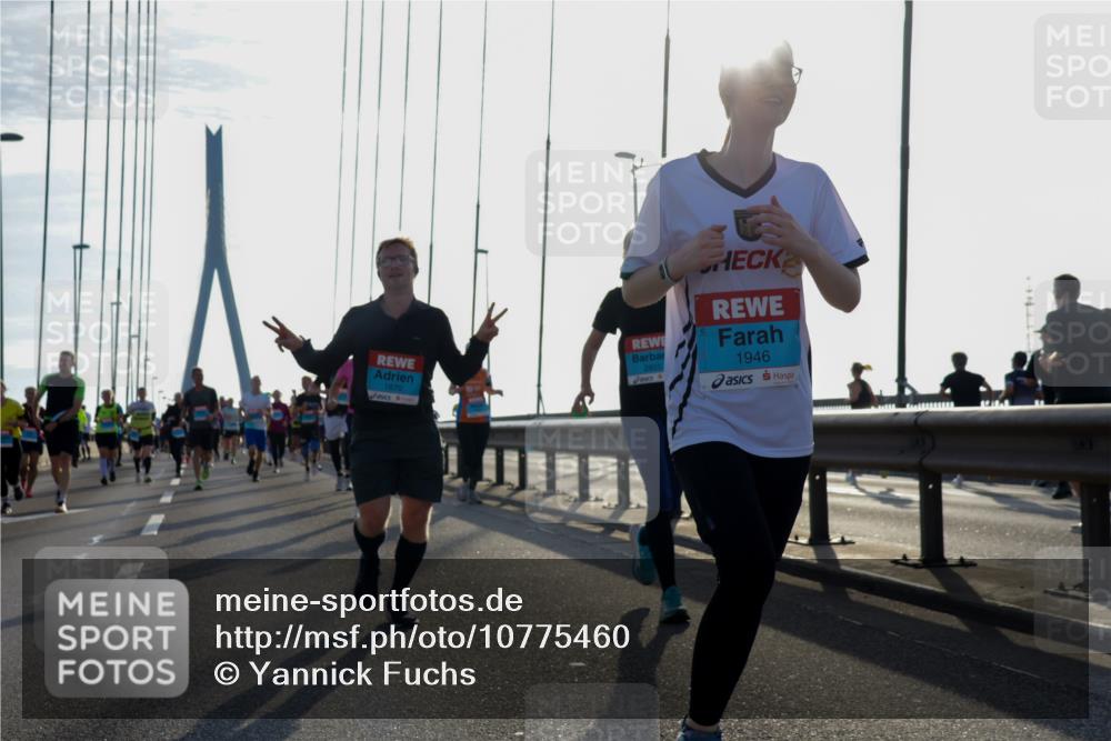 03.10.2026 - Köhlbrandbrückenlauf Yannick Fuchs http://msf.ph/oto/10775460 03.10.2026 09:35:01 Position 1 1670, 1946 meine-sportfotos.de