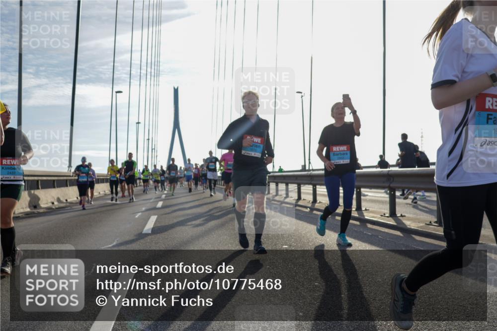 03.10.2026 - Köhlbrandbrückenlauf Yannick Fuchs http://msf.ph/oto/10775468 03.10.2026 09:35:02 Position 1 2437, 19 meine-sportfotos.de