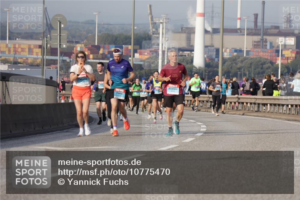 03.10.2026 - Köhlbrandbrückenlauf Yannick Fuchs http://msf.ph/oto/10775470 03.10.2026 09:40:47 Position 2 2270, 47, 195, 30 meine-sportfotos.de