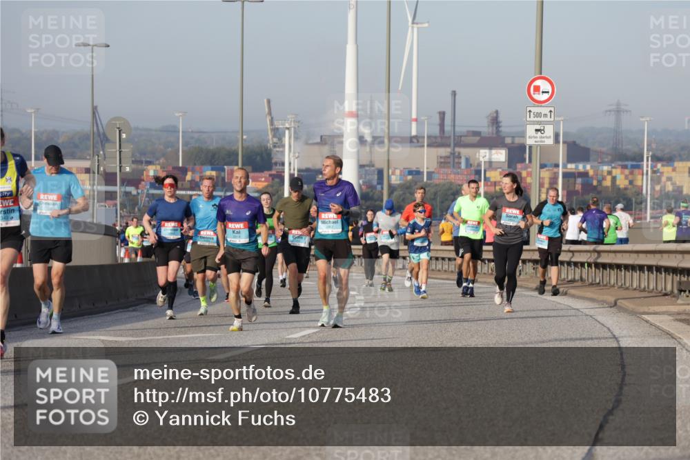 03.10.2026 - Köhlbrandbrückenlauf Yannick Fuchs http://msf.ph/oto/10775483 03.10.2026 09:41:01 Position 2 343, 1666, 1500 meine-sportfotos.de