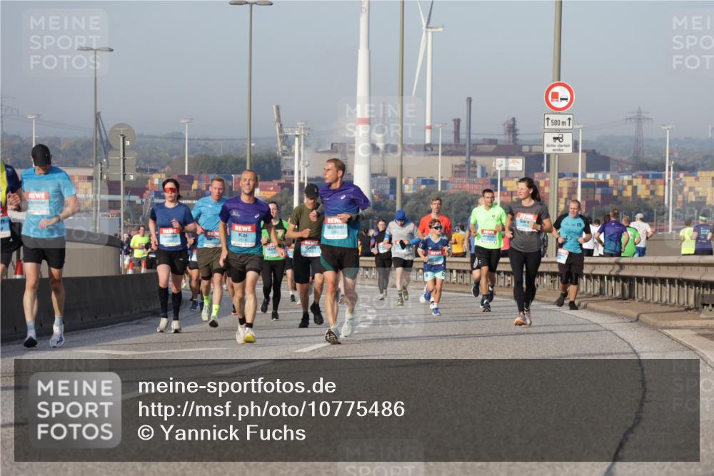 03.10.2026 - Köhlbrandbrückenlauf Yannick Fuchs http://msf.ph/oto/10775486 03.10.2026 09:41:01 Position 2 1666, 2918, 1500 meine-sportfotos.de