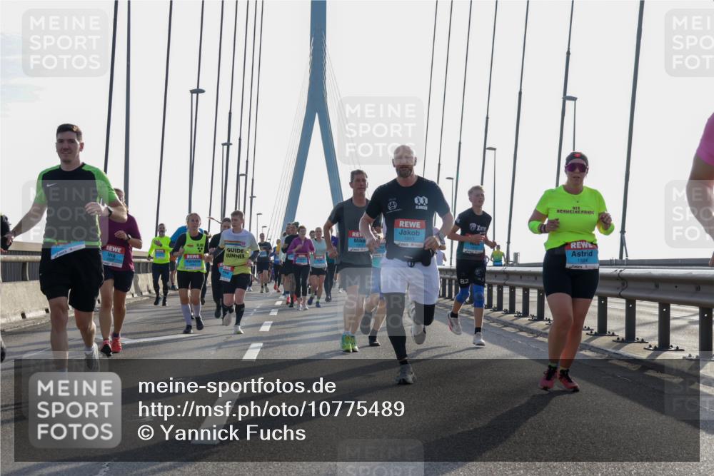 03.10.2026 - Köhlbrandbrückenlauf Yannick Fuchs http://msf.ph/oto/10775489 03.10.2026 09:35:04 Position 1 1853, 1884 meine-sportfotos.de