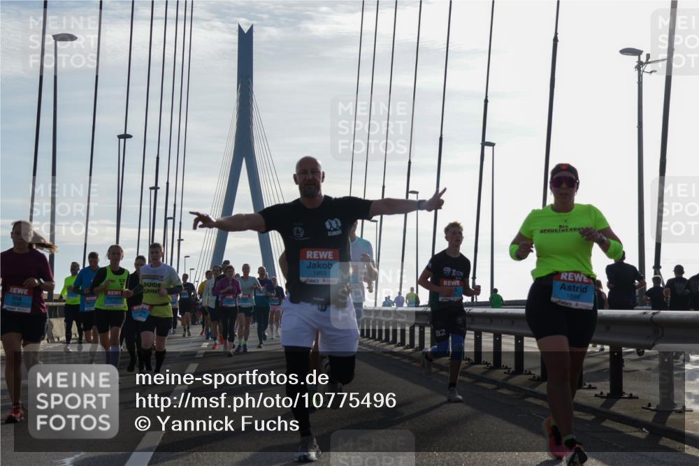 03.10.2026 - Köhlbrandbrückenlauf Yannick Fuchs http://msf.ph/oto/10775496 03.10.2026 09:35:05 Position 1 1853, 1884 meine-sportfotos.de