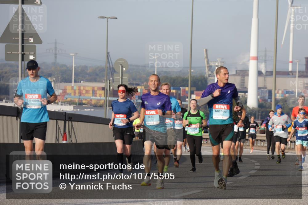 03.10.2026 - Köhlbrandbrückenlauf Yannick Fuchs http://msf.ph/oto/10775505 03.10.2026 09:41:03 Position 2 1666, 2918, 2962 meine-sportfotos.de