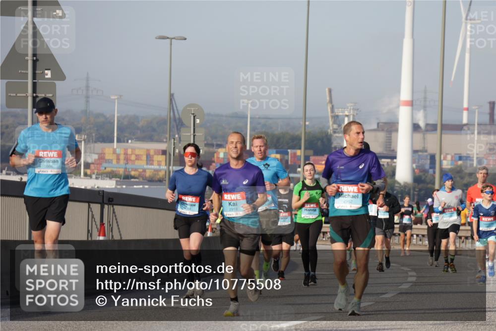 03.10.2026 - Köhlbrandbrückenlauf Yannick Fuchs http://msf.ph/oto/10775508 03.10.2026 09:41:03 Position 2 1666, 2962, 2918 meine-sportfotos.de