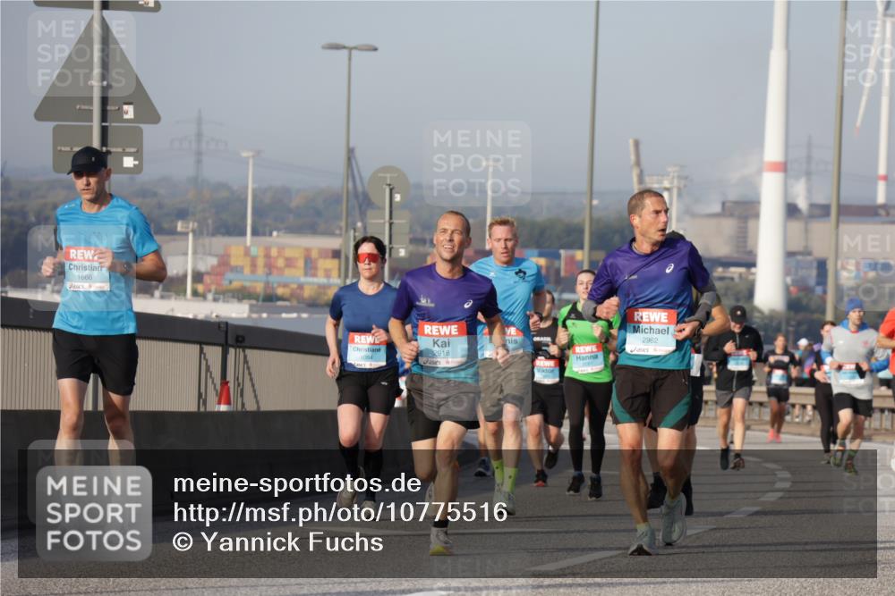 03.10.2026 - Köhlbrandbrückenlauf Yannick Fuchs http://msf.ph/oto/10775516 03.10.2026 09:41:03 Position 2 1666, 2962, 2918, 1084 meine-sportfotos.de
