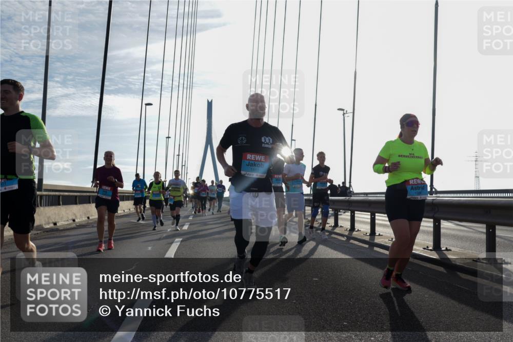 03.10.2026 - Köhlbrandbrückenlauf Yannick Fuchs http://msf.ph/oto/10775517 03.10.2026 09:35:06 Position 1 1853, 1884 meine-sportfotos.de