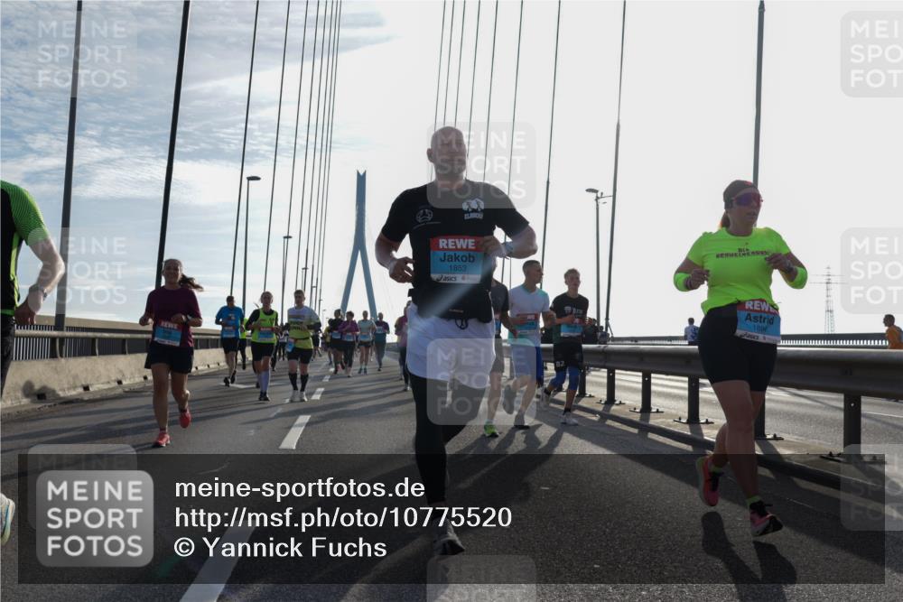 03.10.2026 - Köhlbrandbrückenlauf Yannick Fuchs http://msf.ph/oto/10775520 03.10.2026 09:35:07 Position 1 1853, 1884 meine-sportfotos.de