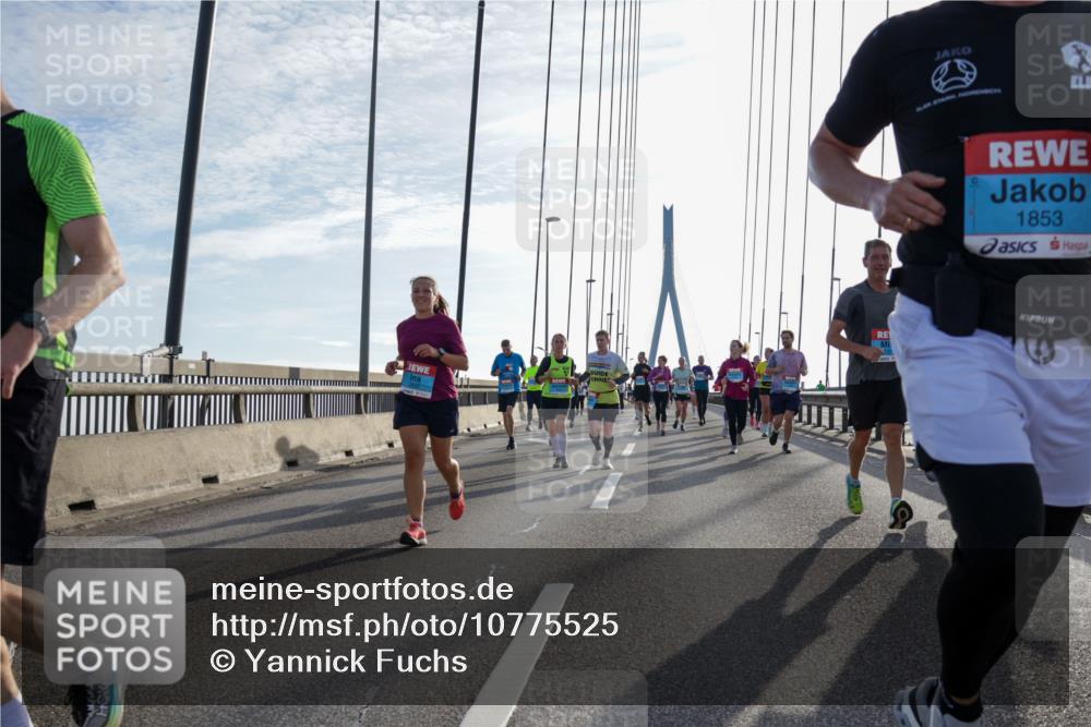 03.10.2026 - Köhlbrandbrückenlauf Yannick Fuchs http://msf.ph/oto/10775525 03.10.2026 09:35:07 Position 1 1853 meine-sportfotos.de