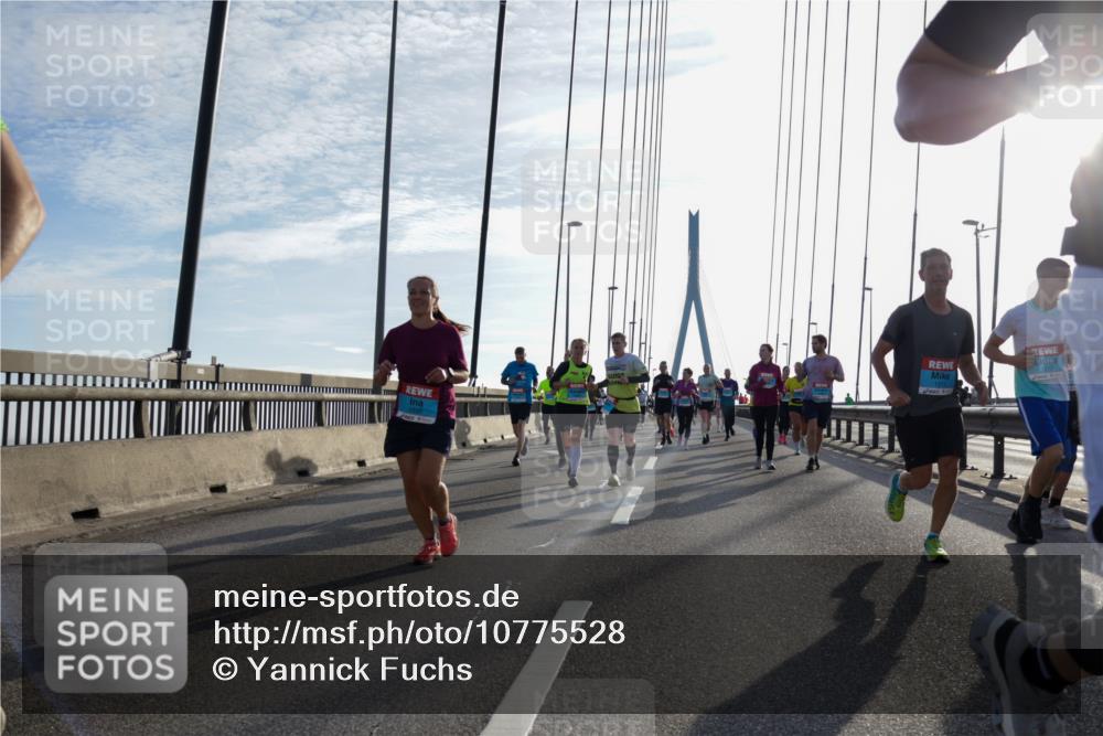 03.10.2026 - Köhlbrandbrückenlauf Yannick Fuchs http://msf.ph/oto/10775528 03.10.2026 09:35:07 Position 1 1 meine-sportfotos.de