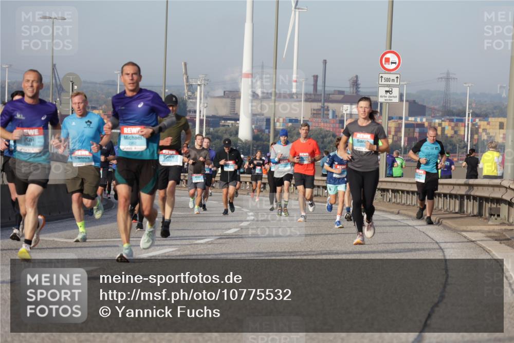 03.10.2026 - Köhlbrandbrückenlauf Yannick Fuchs http://msf.ph/oto/10775532 03.10.2026 09:41:04 Position 2 4, 1958, 1500 meine-sportfotos.de