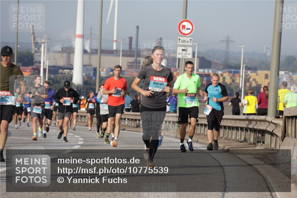 03.10.2026 - Köhlbrandbrückenlauf Yannick Fuchs http://msf.ph/oto/10775539 03.10.2026 09:41:05 Position 2 1958, 1500, 2554 meine-sportfotos.de