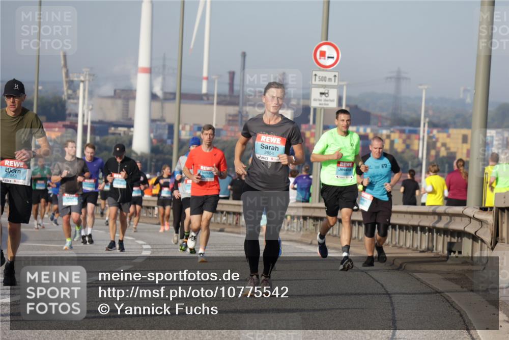 03.10.2026 - Köhlbrandbrückenlauf Yannick Fuchs http://msf.ph/oto/10775542 03.10.2026 09:41:06 Position 2 1958, 2554, 1500 meine-sportfotos.de