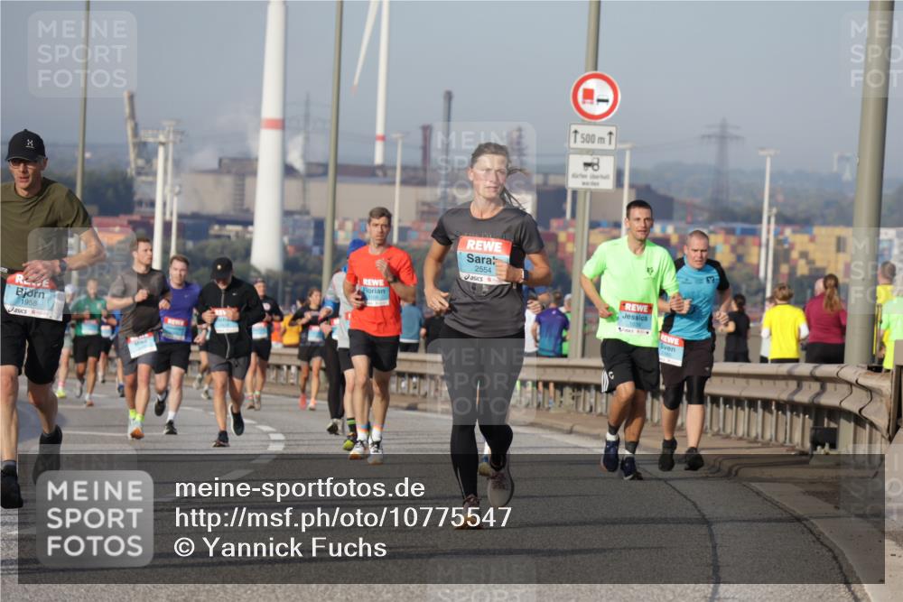 03.10.2026 - Köhlbrandbrückenlauf Yannick Fuchs http://msf.ph/oto/10775547 03.10.2026 09:41:06 Position 2 1958, 2554, 1500 meine-sportfotos.de