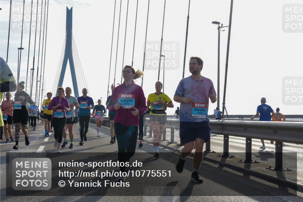 03.10.2026 - Köhlbrandbrückenlauf Yannick Fuchs http://msf.ph/oto/10775551 03.10.2026 09:35:09 Position 1 2474, 2466 meine-sportfotos.de
