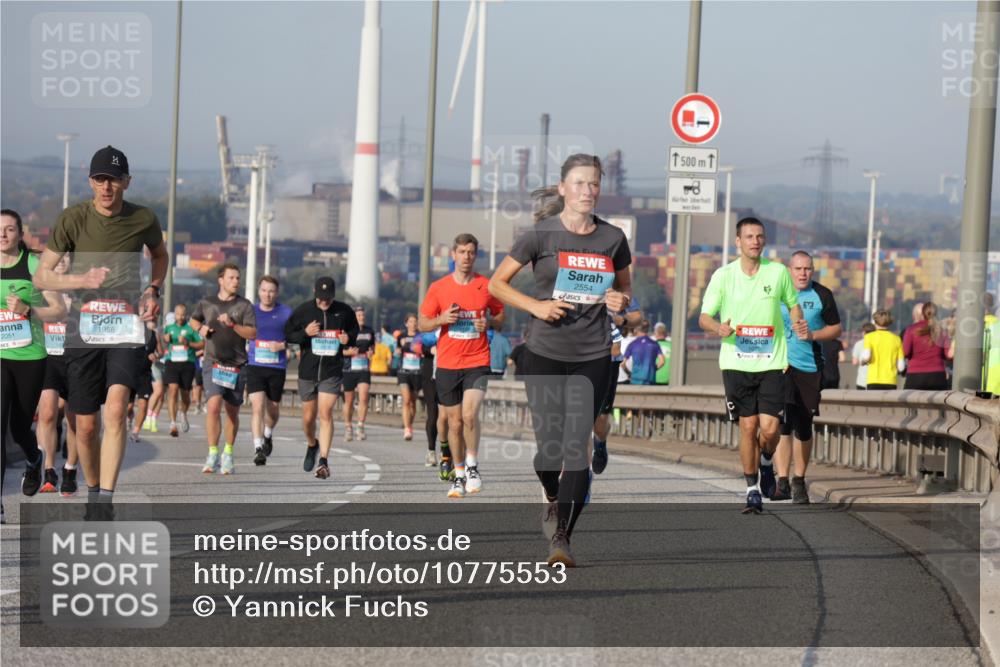 03.10.2026 - Köhlbrandbrückenlauf Yannick Fuchs http://msf.ph/oto/10775553 03.10.2026 09:41:06 Position 2 2051, 1958, 2554, 500, 1039 meine-sportfotos.de
