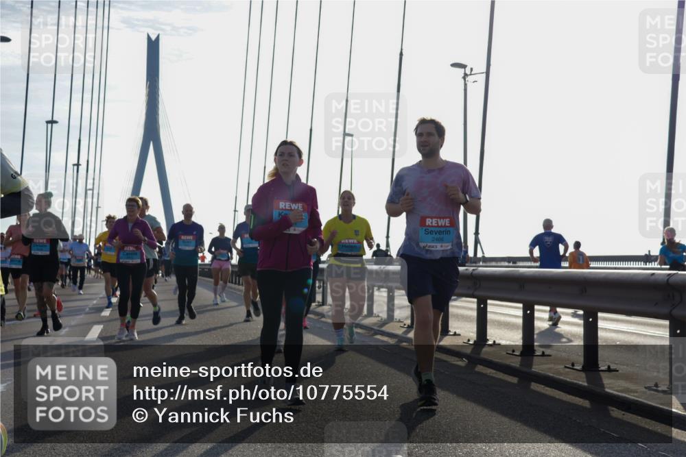 03.10.2026 - Köhlbrandbrückenlauf Yannick Fuchs http://msf.ph/oto/10775554 03.10.2026 09:35:10 Position 1 2466 meine-sportfotos.de