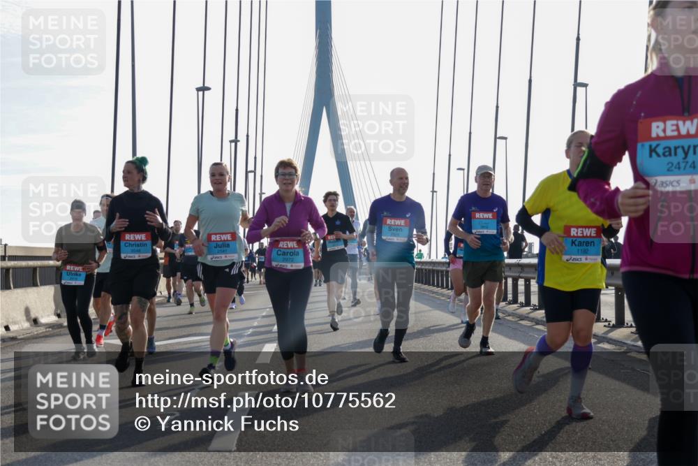 03.10.2026 - Köhlbrandbrückenlauf Yannick Fuchs http://msf.ph/oto/10775562 03.10.2026 09:35:11 Position 1 3548, 2541, 2972, 1192, 2474 meine-sportfotos.de