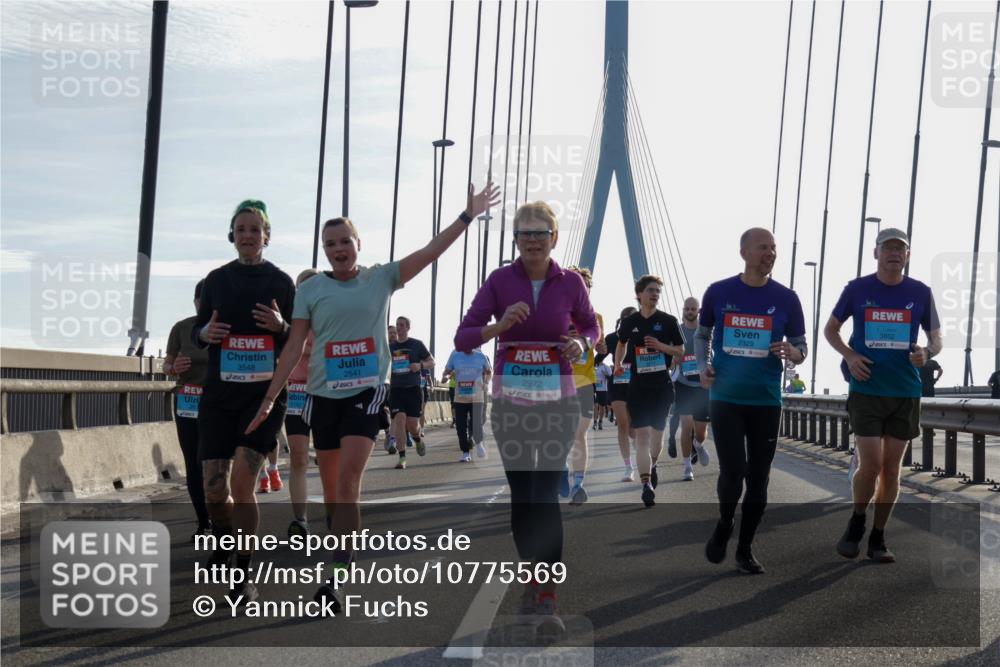 03.10.2026 - Köhlbrandbrückenlauf Yannick Fuchs http://msf.ph/oto/10775569 03.10.2026 09:35:11 Position 1 3548, 2541, 2972, 3192, 2329, 3852 meine-sportfotos.de