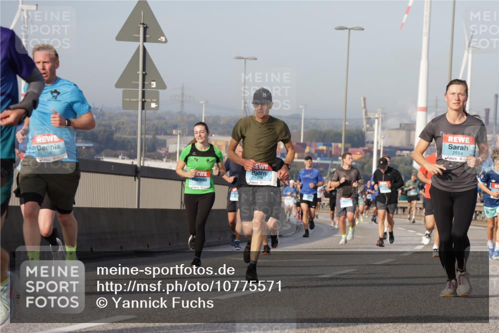 03.10.2026 - Köhlbrandbrückenlauf Yannick Fuchs http://msf.ph/oto/10775571 03.10.2026 09:41:08 Position 2 1593, 83, 2051, 1958, 2554 meine-sportfotos.de
